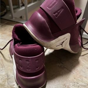 Size 9 - Jordan Flight Fresh Premium Red